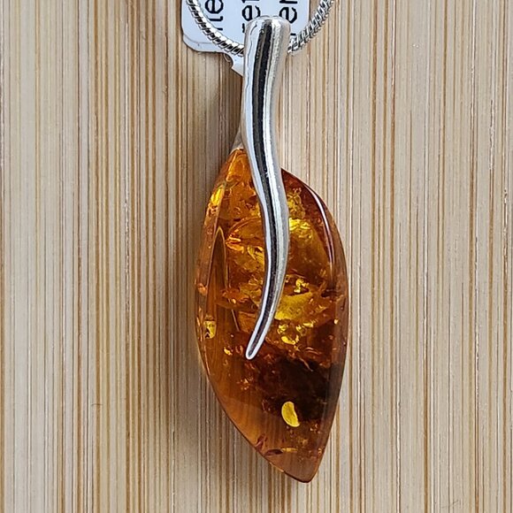 VTG HUGE! NWT Hammered LEAF Baltic Amber Pendant in Sterling Silver w/ 925 Chain - Picture 4 of 12